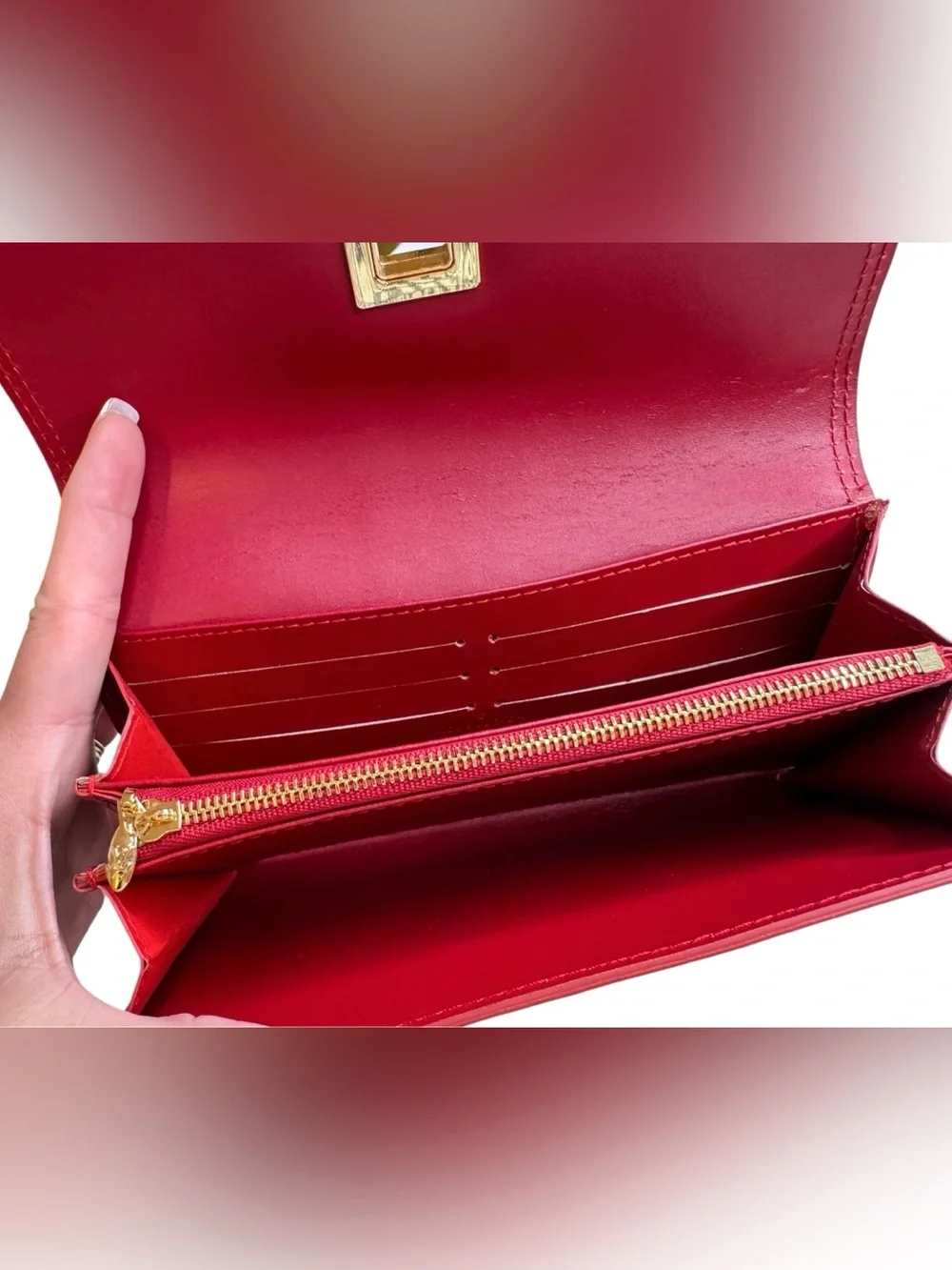 ✨🛍️ Louis Vuitton Red Vernis Sarah Noeud Wallet